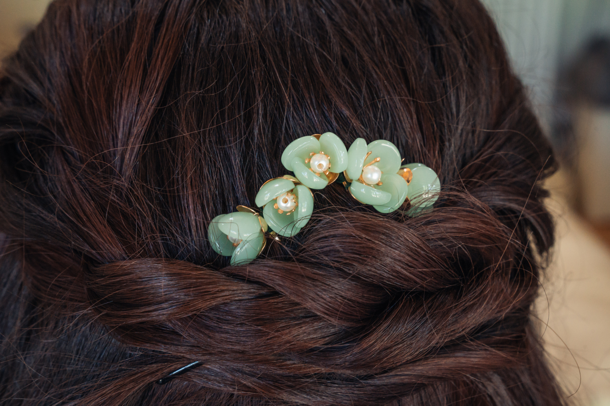 A floral accessory in the bride’s hair on a Portsmouth wedding morning